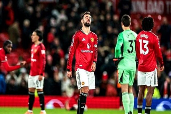 曼联客场挑战维拉，两边争热度，球队推崇受柔柔