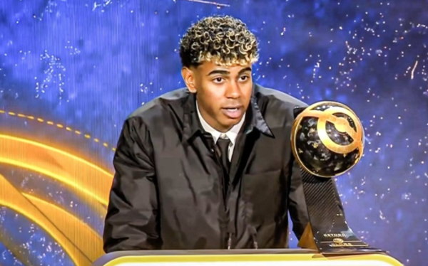 亚马尔：C罗能封神，正因为他从未想过成为“第二个谁”